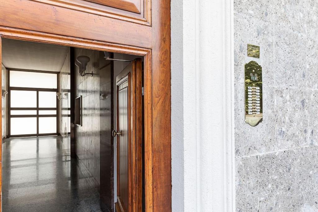 {porta Venezia-milano Centrale} Luxury Apartment Mailand